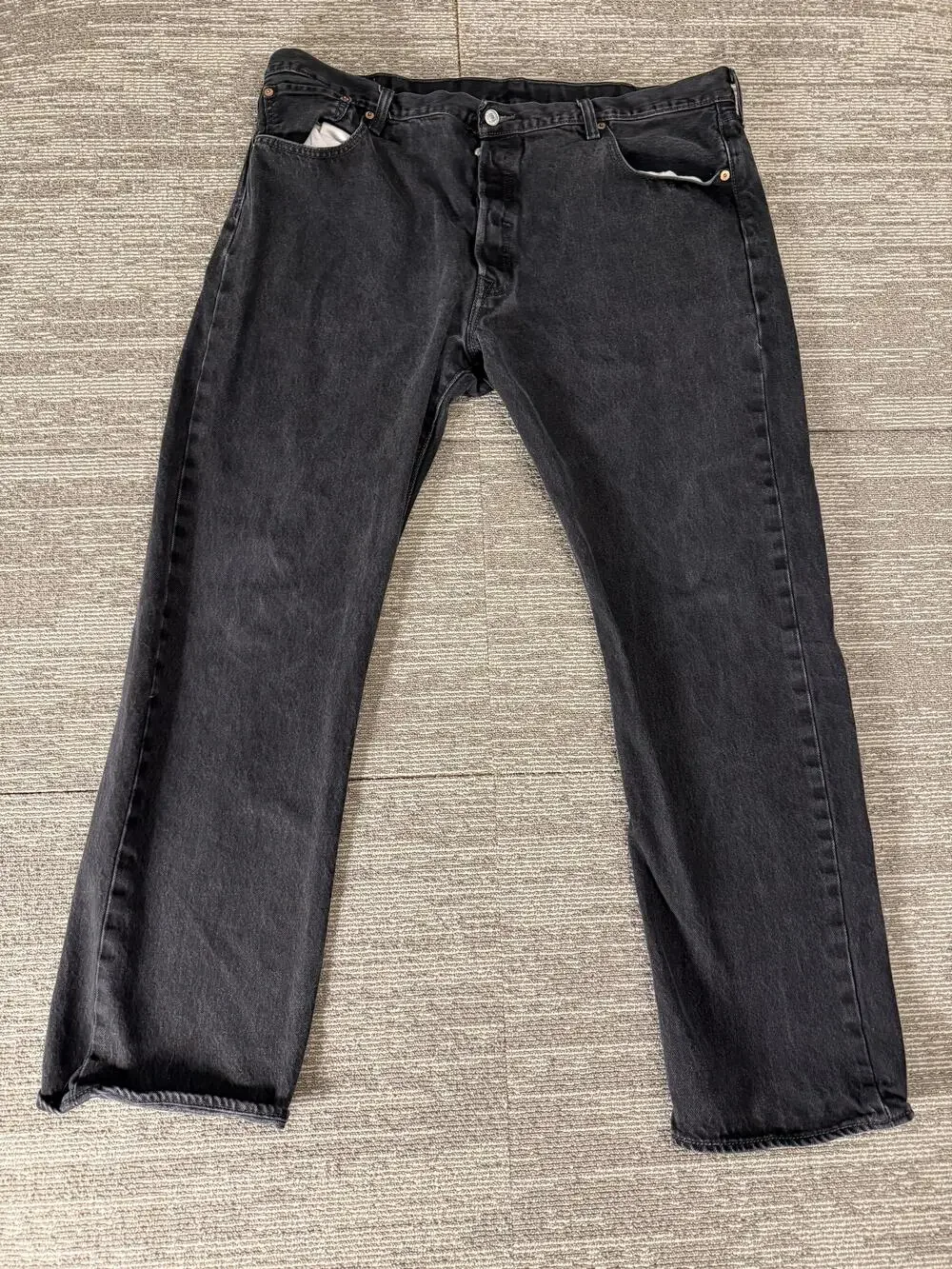 Levis 501 Jeans Mens 42x32 Black Straight Leg Button Fly Denim Classic Fit